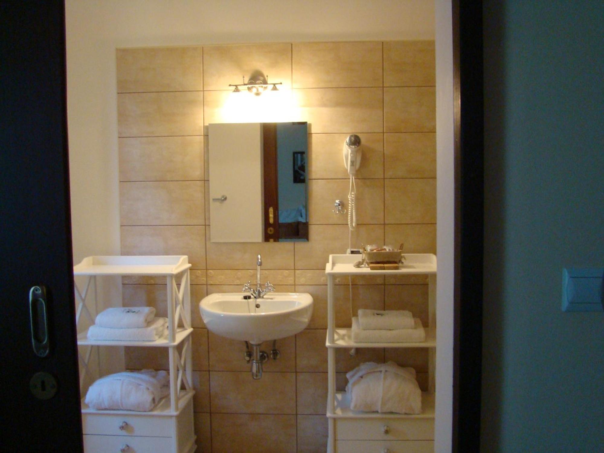 Bobrowa Dolina Bed & Breakfast Ryn  Ruang foto