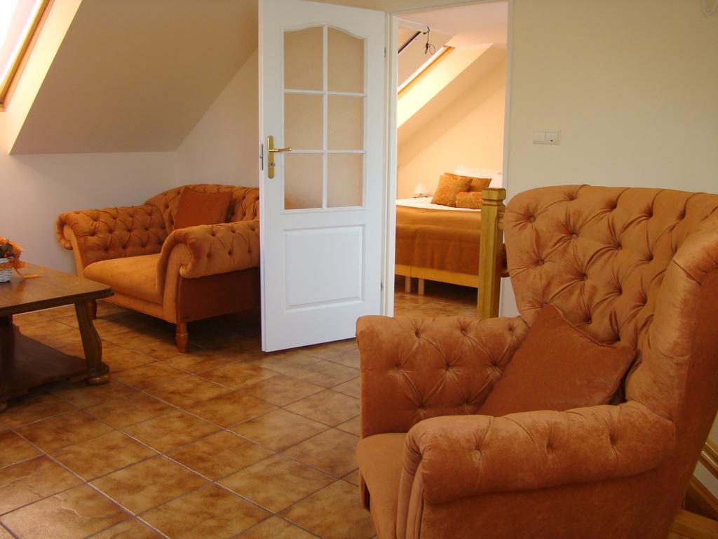 Bobrowa Dolina Bed & Breakfast Ryn  Ruang foto