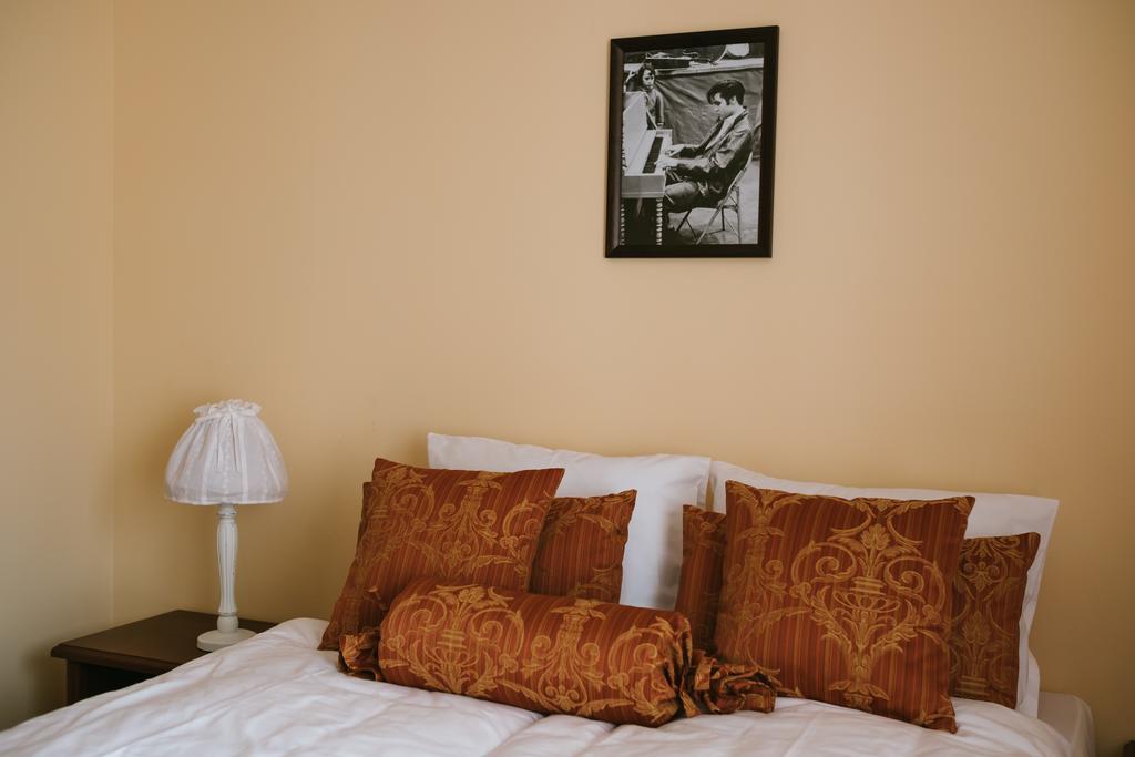 Bobrowa Dolina Bed & Breakfast Ryn  Bagian luar foto