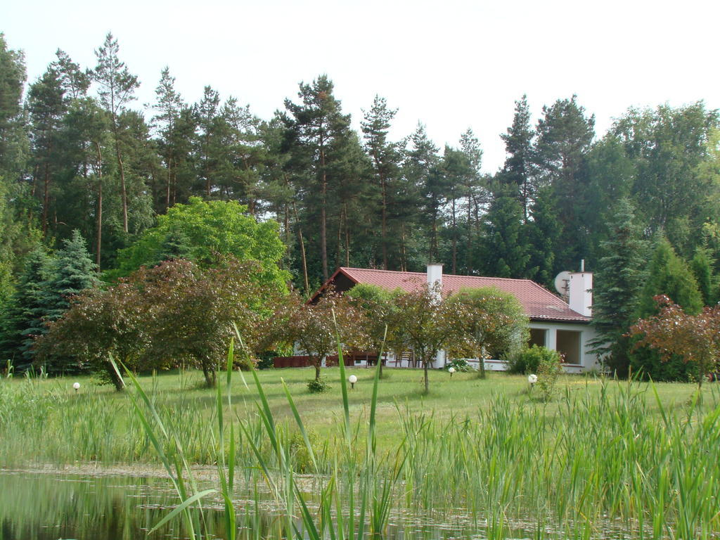 Bobrowa Dolina Bed & Breakfast Ryn  Bagian luar foto