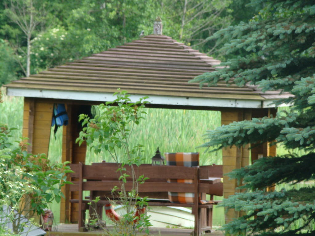 Bobrowa Dolina Bed & Breakfast Ryn  Bagian luar foto